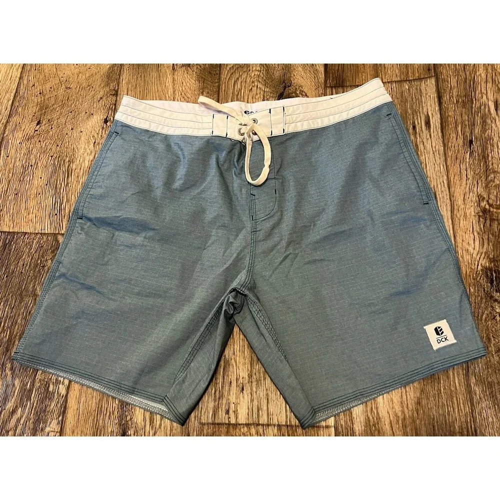 DCK Boardshorts Swim Trunks Tag 32 Meas 33 6.75